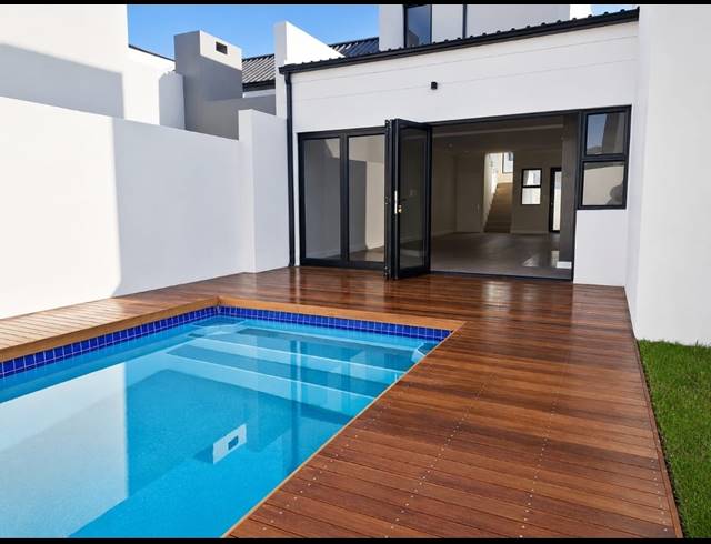 4 BEDROOM FREEHOLD FOR SALE IN SANDOWN